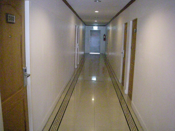 Imagen de los interiores del Hotel Suriwongse. Foto 15