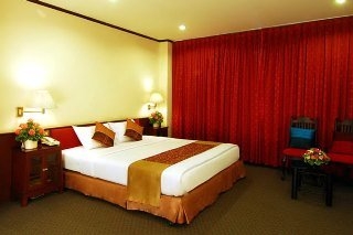 Imagen de la habitación del Hotel Suriwongse Tower Inn. Foto 7