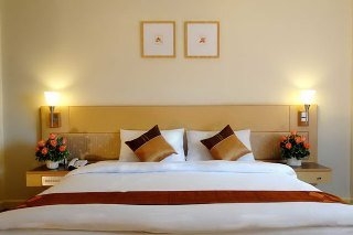 Imagen de la habitación del Hotel Suriwongse Tower Inn. Foto 10