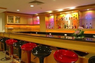 Imagen general del Hotel Suriwongse Tower Inn. Foto 2