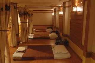 Imagen general del Hotel Suriwongse Tower Inn. Foto 3