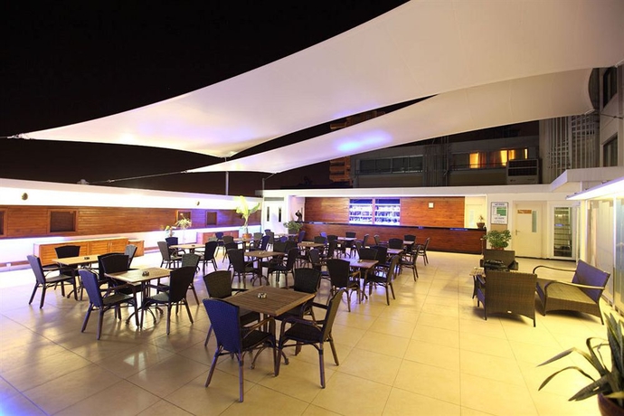 Imagen del bar/restaurante del Hotel Surmeli Adana. Foto 2