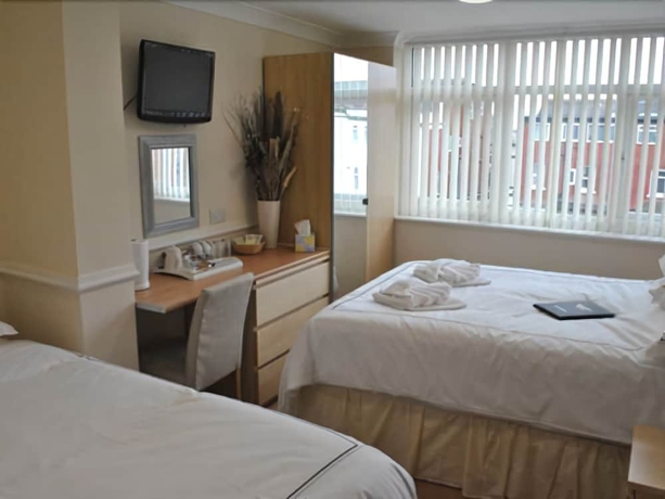 Imagen de la habitación del Hotel Surrey House. Foto 7