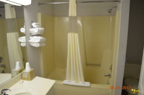 Imagen de la habitación del Hotel Surrey Inn Ashland. Foto 8
