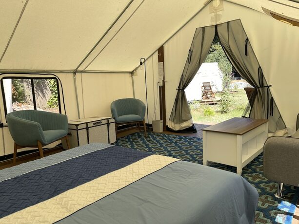 Imagen general del Hotel Surrey Resort. Foto 4