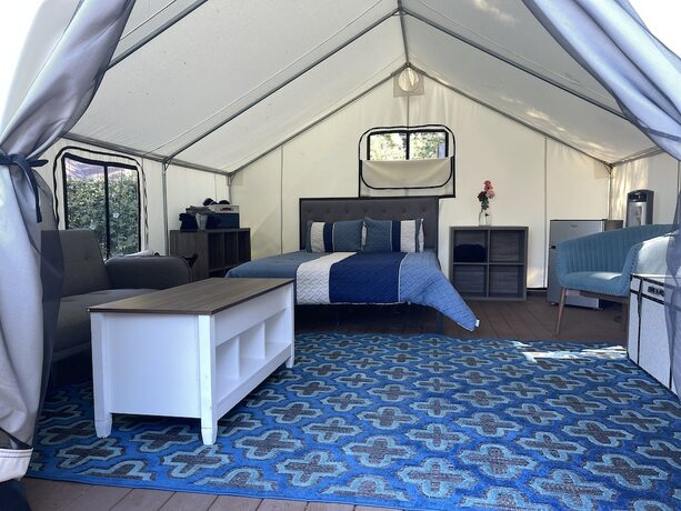 Imagen de la habitación del Hotel Surrey Resort. Foto 19