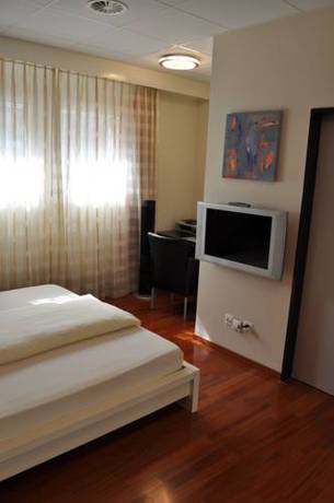 Imagen de la habitación del Hotel Sursee. Foto 11