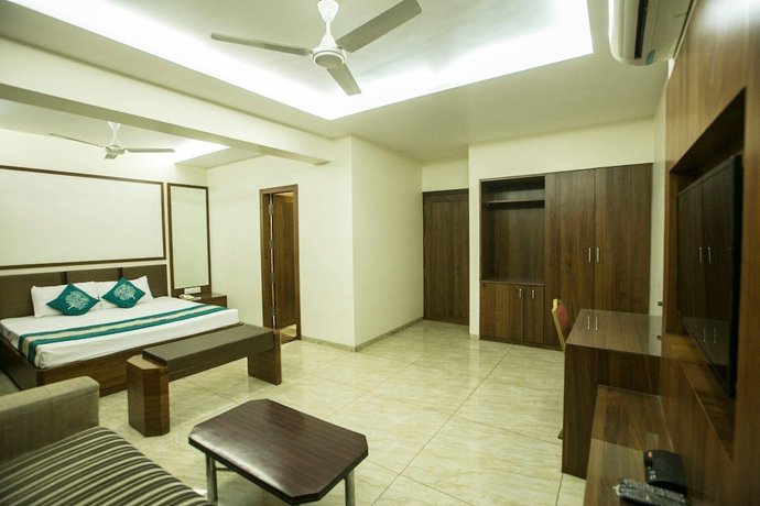 Imagen de la habitación del Hotel Surya, Bhopal. Foto 4