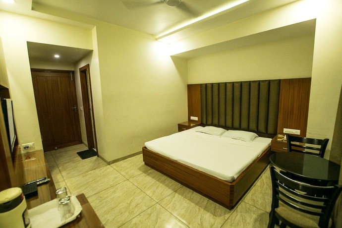 Imagen de la habitación del Hotel Surya, Bhopal. Foto 5