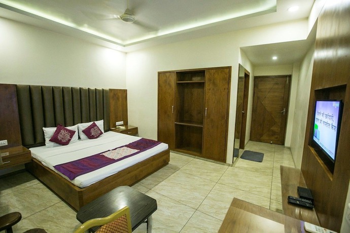 Imagen de la habitación del Hotel Surya, Bhopal. Foto 9