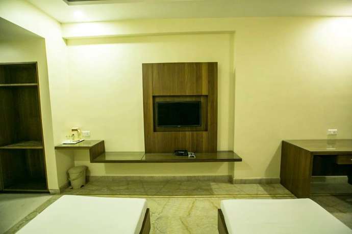 Imagen de la habitación del Hotel Surya, Bhopal. Foto 11