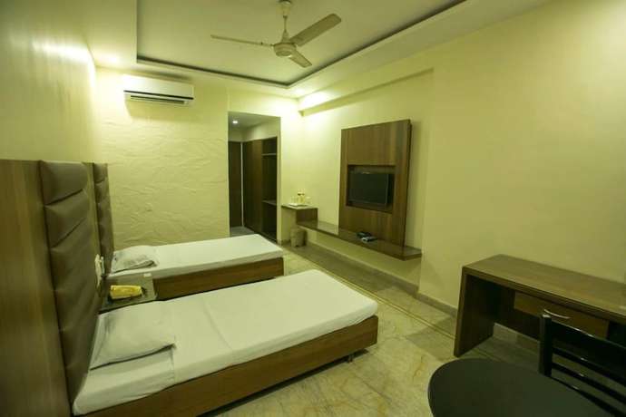 Imagen de la habitación del Hotel Surya, Bhopal. Foto 12