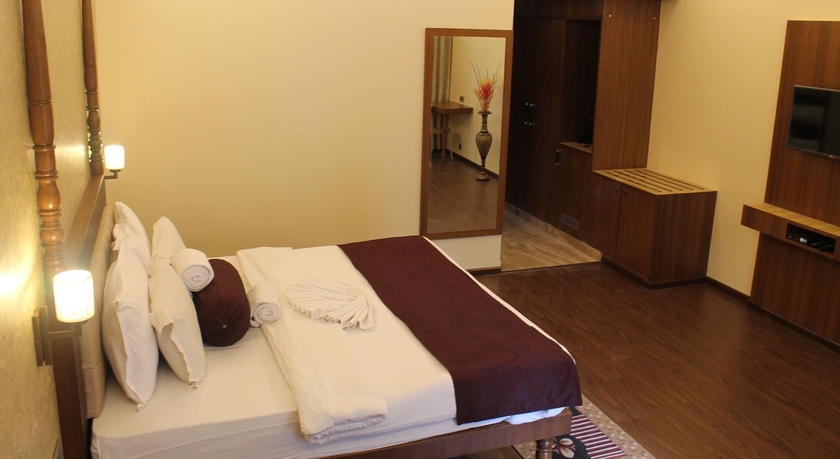 Imagen de la habitación del Hotel Surya, Kaiser Palace. Foto 10