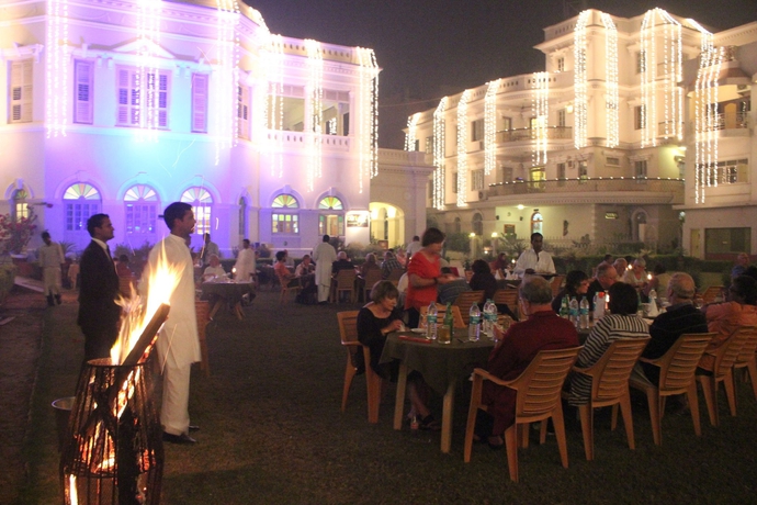 Imagen del bar/restaurante del Hotel Surya, Kaiser Palace. Foto 9