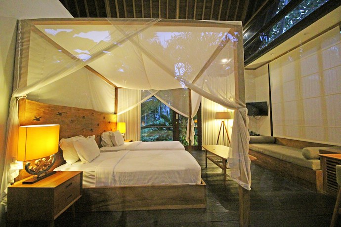 Imagen de la habitación del Hotel Surya Kembar Villas. Foto 2