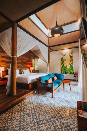 Imagen de la habitación del Hotel Surya Kembar Villas. Foto 18