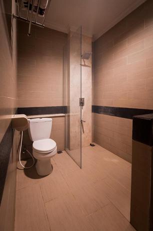 Imagen de la habitación del Hotel Surya Kencana Seaside Hotel. Foto 3