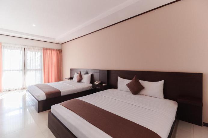 Imagen de la habitación del Hotel Surya Kencana Seaside Hotel. Foto 4