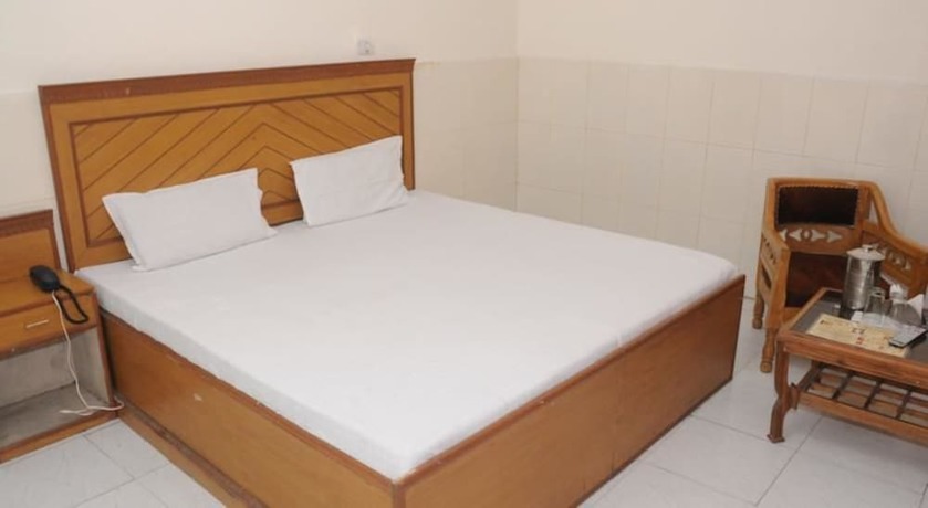 Imagen de la habitación del Hotel Surya Palace, Chandigarh. Foto 3