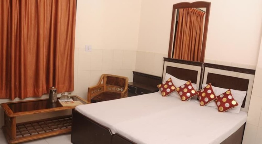 Imagen de la habitación del Hotel Surya Palace, Chandigarh. Foto 4