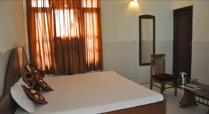 Imagen de la habitación del Hotel Surya Palace, Chandigarh. Foto 12