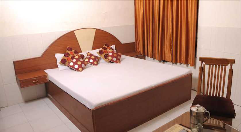 Imagen de la habitación del Hotel Surya Palace, Chandigarh. Foto 13