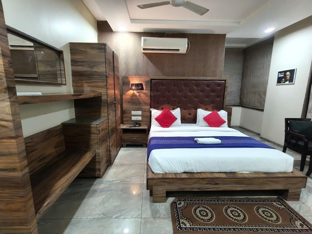 Imagen de la habitación del Hotel Surya Palace, Durg. Foto 1