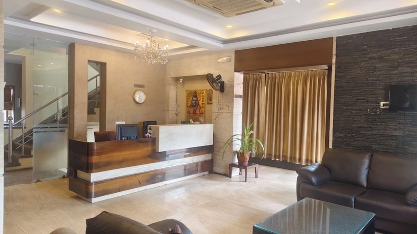 Imagen de los interiores del Hotel Surya Palace, Durg. Foto 12
