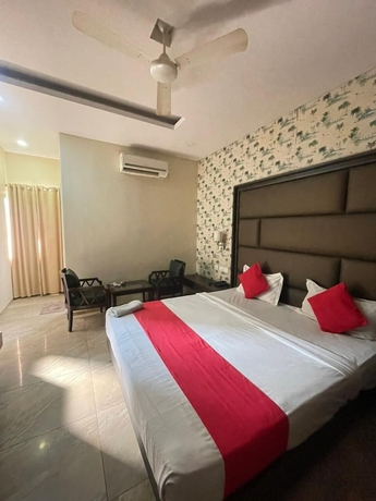 Imagen de la habitación del Hotel Surya Palace, Durg. Foto 9
