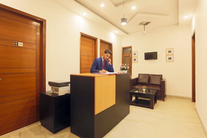 Imagen general del Hotel Surya Palace, Noida. Foto 11
