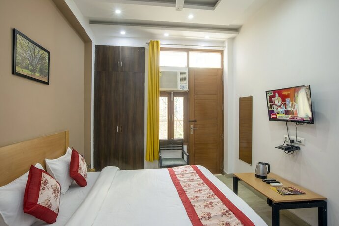Imagen general del Hotel Surya Palace, Noida. Foto 12