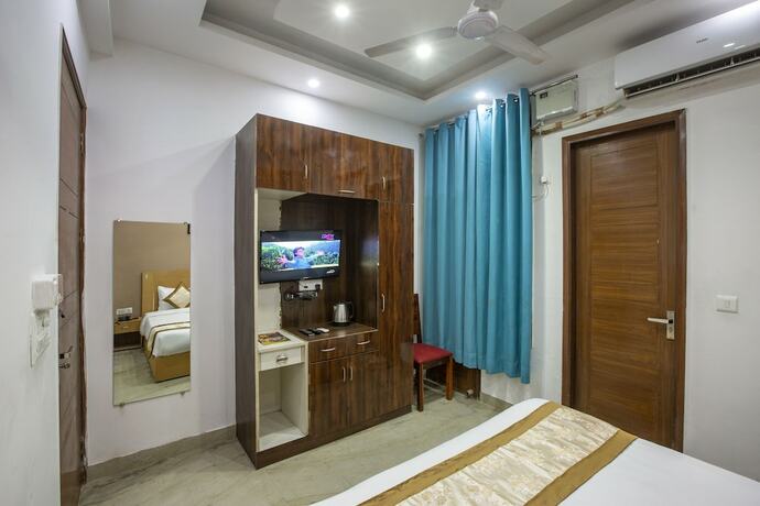 Imagen de la habitación del Hotel Surya Palace, Noida. Foto 24