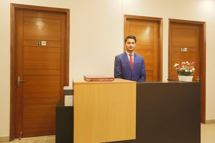 Imagen de los interiores del Hotel Surya Palace, Noida. Foto 26