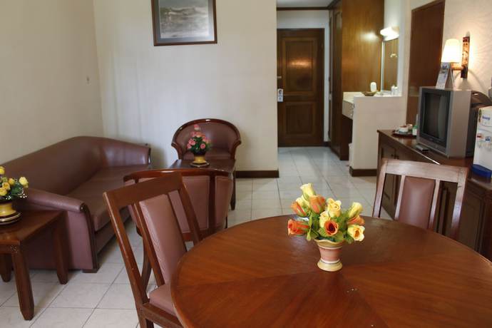 Imagen de la habitación del Hotel Surya Pesona Beach. Foto 2
