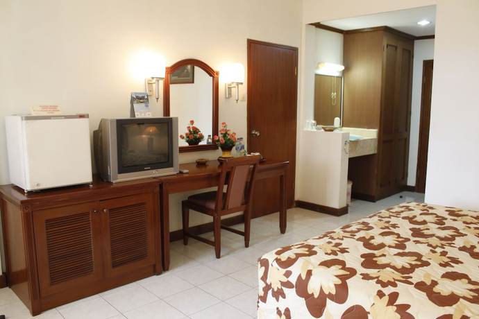 Imagen de la habitación del Hotel Surya Pesona Beach. Foto 3