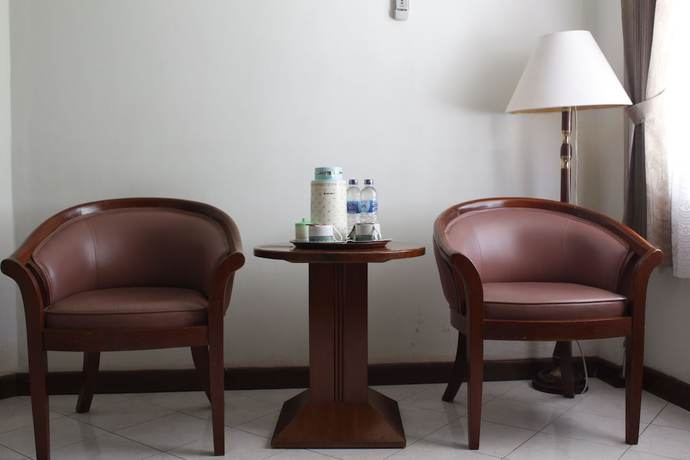 Imagen de la habitación del Hotel Surya Pesona Beach. Foto 9