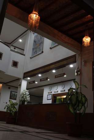 Imagen de los interiores del Hotel Surya Pesona Beach. Foto 17