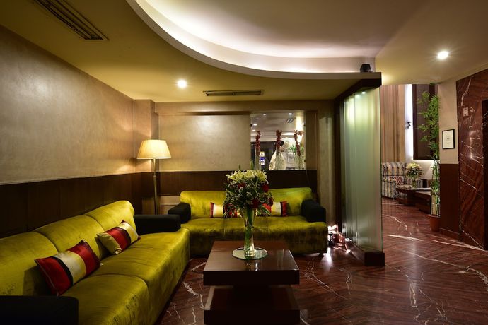 Imagen del bar/restaurante del Hotel Surya Plaza, Kotah. Foto 2