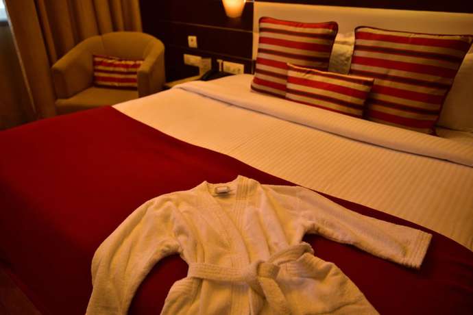 Imagen de la habitación del Hotel Surya Royal. Foto 2