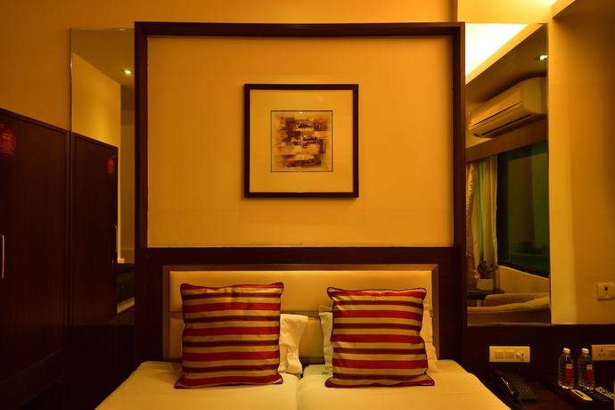 Imagen de la habitación del Hotel Surya Royal. Foto 6
