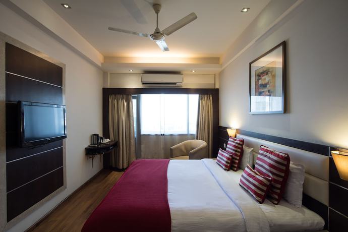 Imagen de la habitación del Hotel Surya Royal. Foto 9