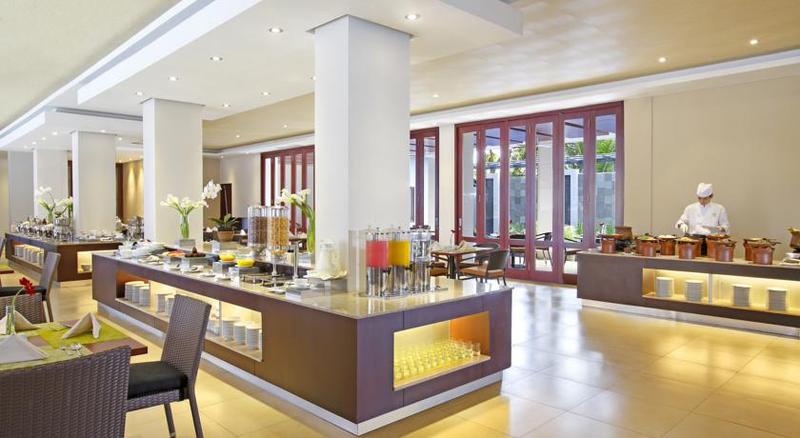 Imagen del bar/restaurante del Hotel Surya Yudha Purwokerto Manage by Salak Hospitality. Foto 3