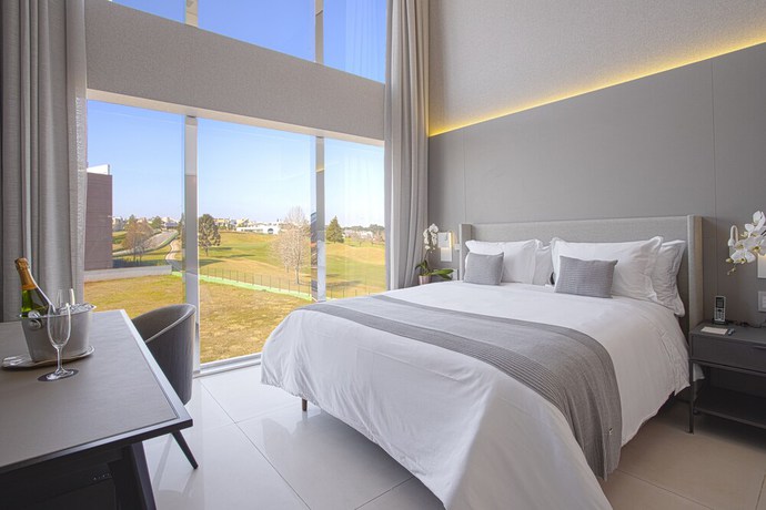 Imagen de la habitación del Hotel Suryaa Pinhais, Curio Collection by Hilton. Foto 5