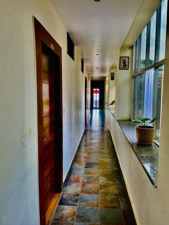 Imagen de los interiores del Hotel Suryadev. Foto 14