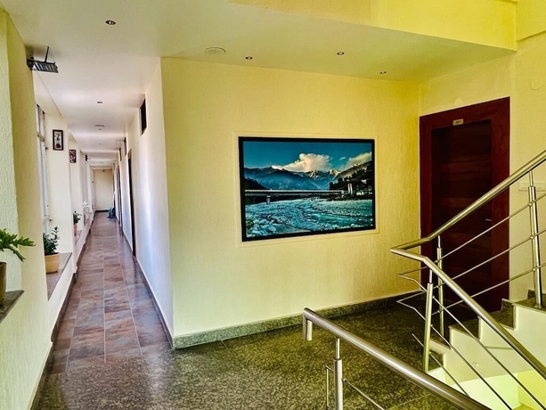 Imagen de los interiores del Hotel Suryadev. Foto 17