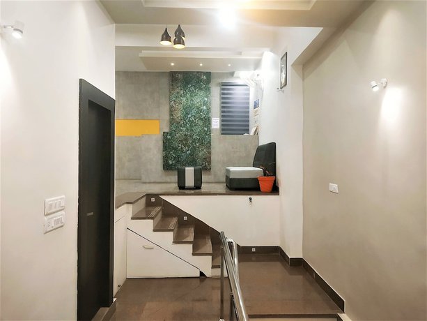 Imagen de los interiores del Hotel Suryansh. Foto 15