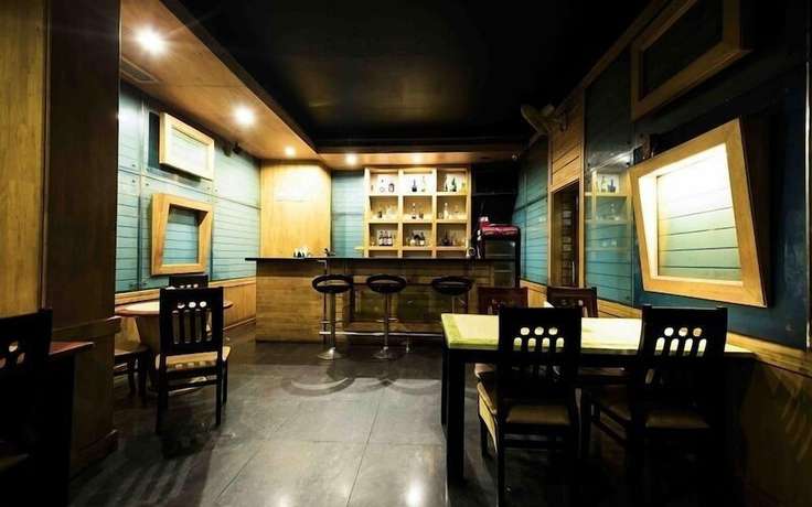 Imagen del bar/restaurante del Hotel Suryansh Jajpur. Foto 3