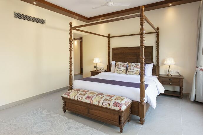 Imagen de la habitación del Hotel Suryavilas Luxury Resort And Spa. Foto 12