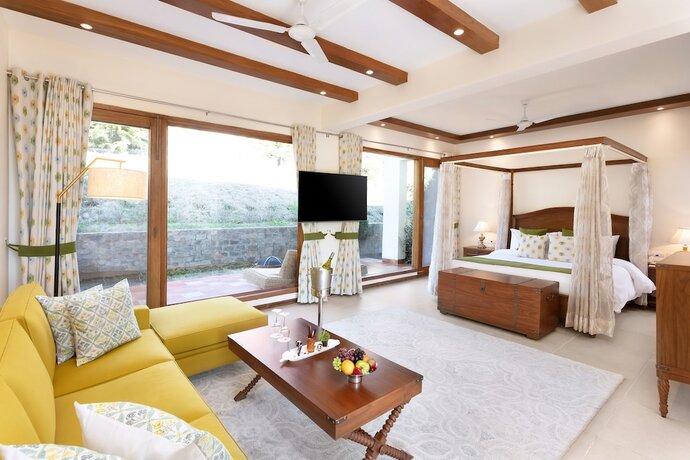 Imagen de la habitación del Hotel Suryavilas Luxury Resort And Spa. Foto 19