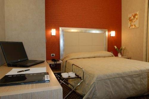 Imagen de los interiores del Hotel Susa, Milán. Foto 14